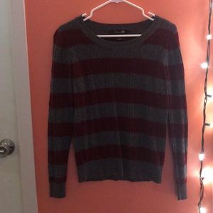 gray & maroon long-sleeve sweater